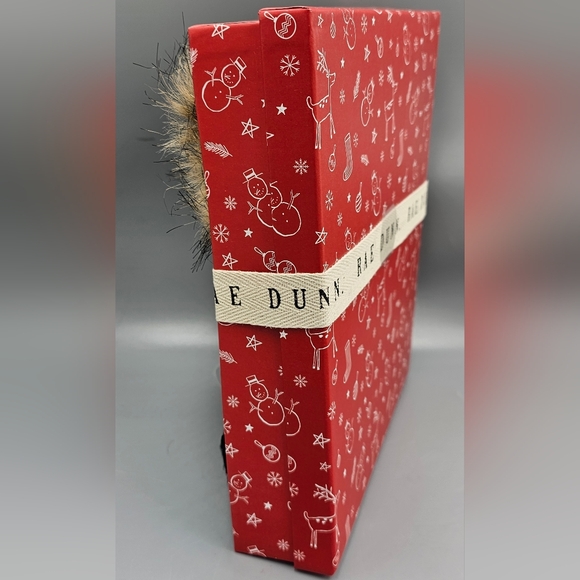 Rae Dunn "MAMA BEAR & LITTLE BEAR" Beanie Hat Set With Pom Pom In Red Christmas - Picture 6 of 6